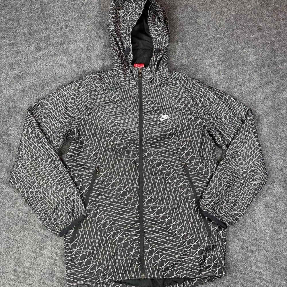 Nike black and white geometric print windbreaker -Size Medium